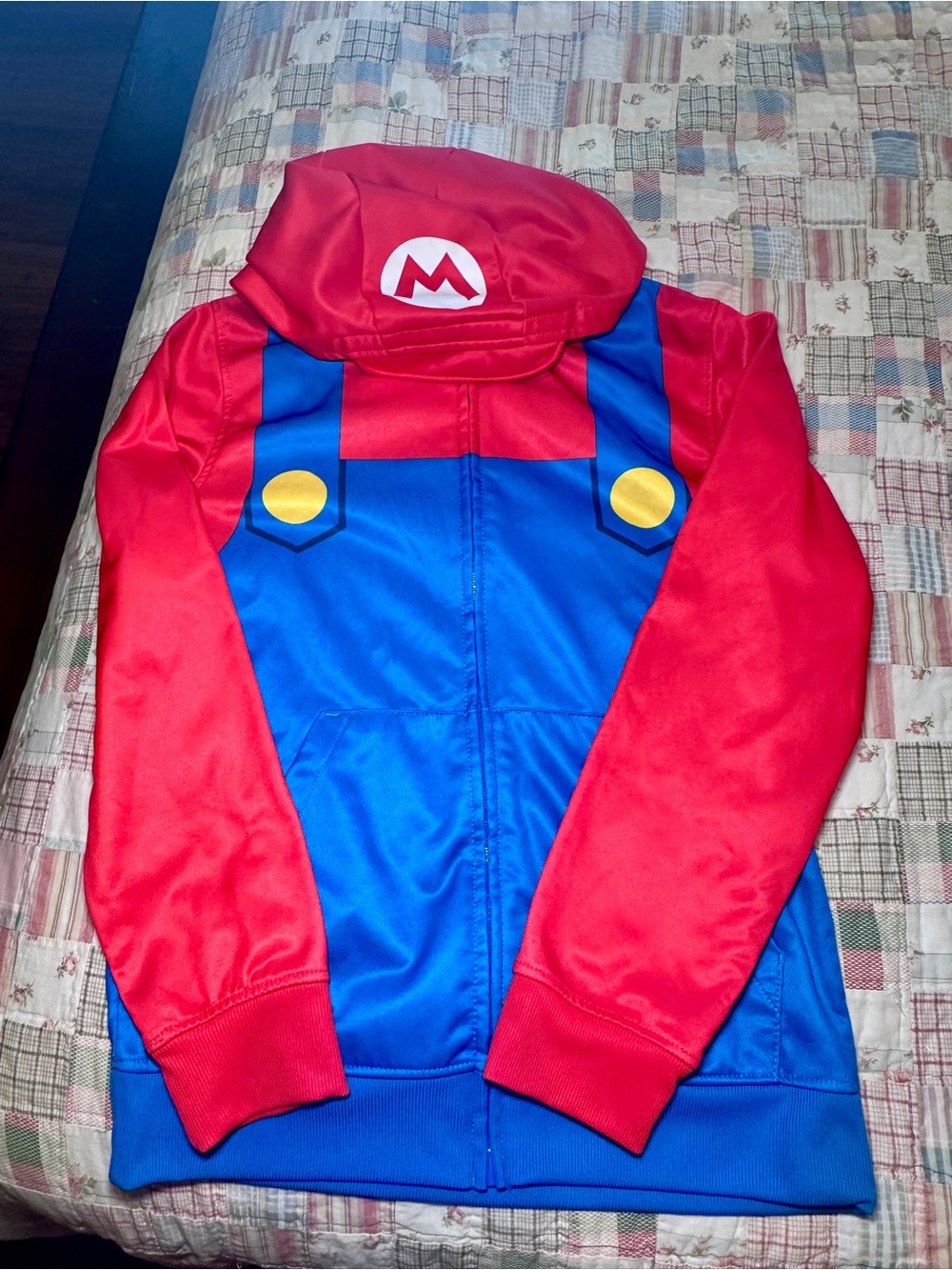 Super Mario Hoodie – Kids Size L